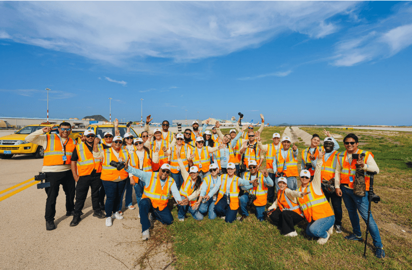 Aruba Airport hosts aviation enthusiasts for Spotters Day