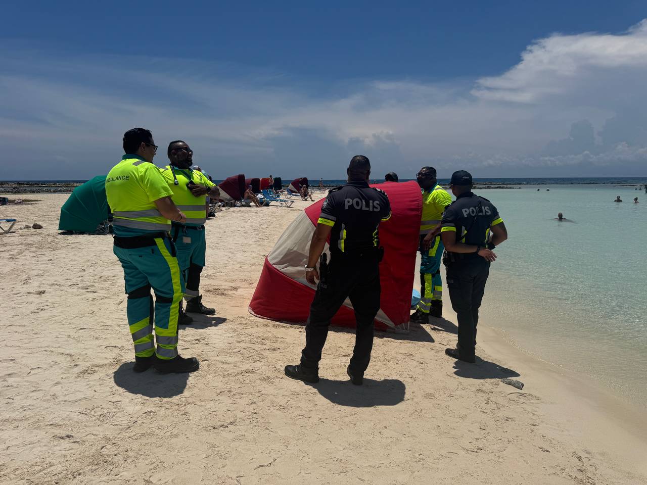 Tourist dies after falling ill at Baby Beach