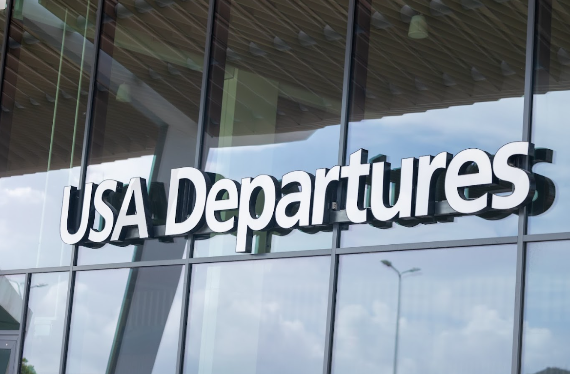 Travelers to the U.S. can now use self bag drop at Aruba Airport