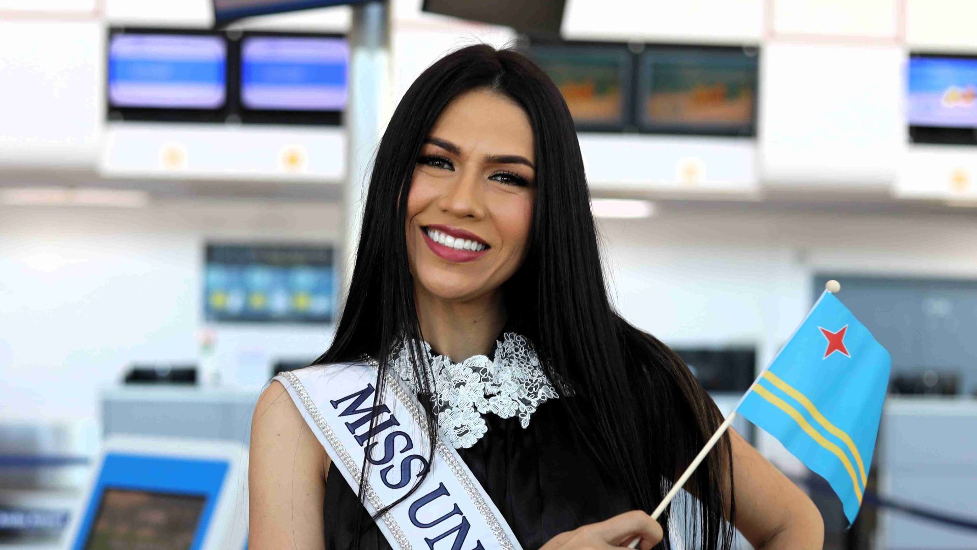 Miss Universe Aruba departs for Thailand to represent Aruba