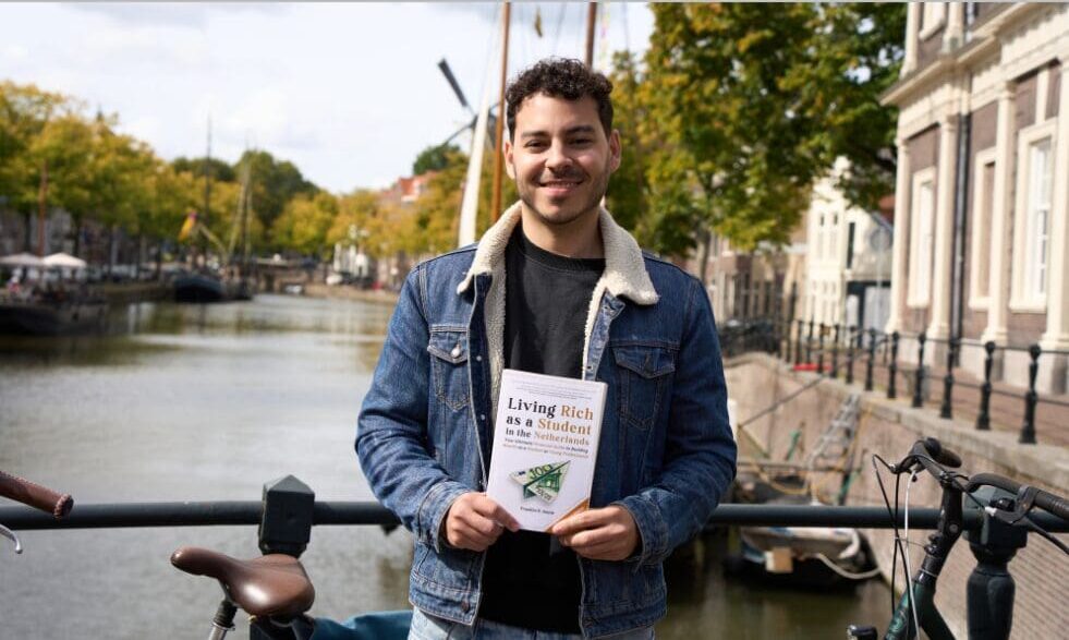 Young Aruban Franklin Suete publishes book to help students in the Netherlands manage finances