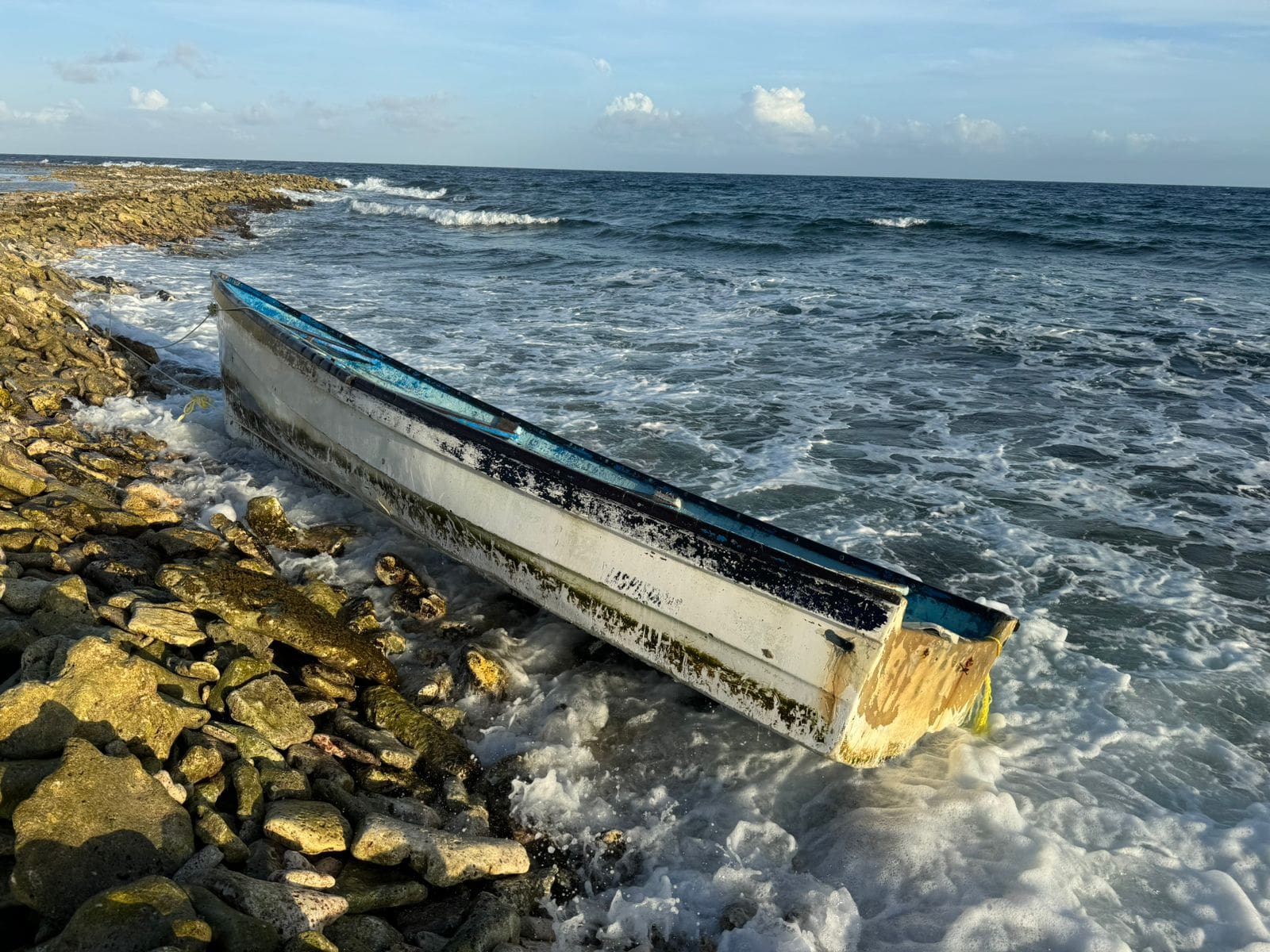 Venezuelan vessel reaches Aruba’s shore without detection