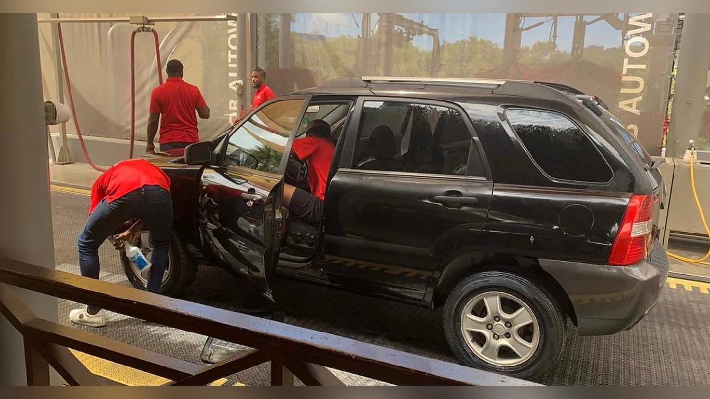 More work, less stability: The reality for young workers in Aruba