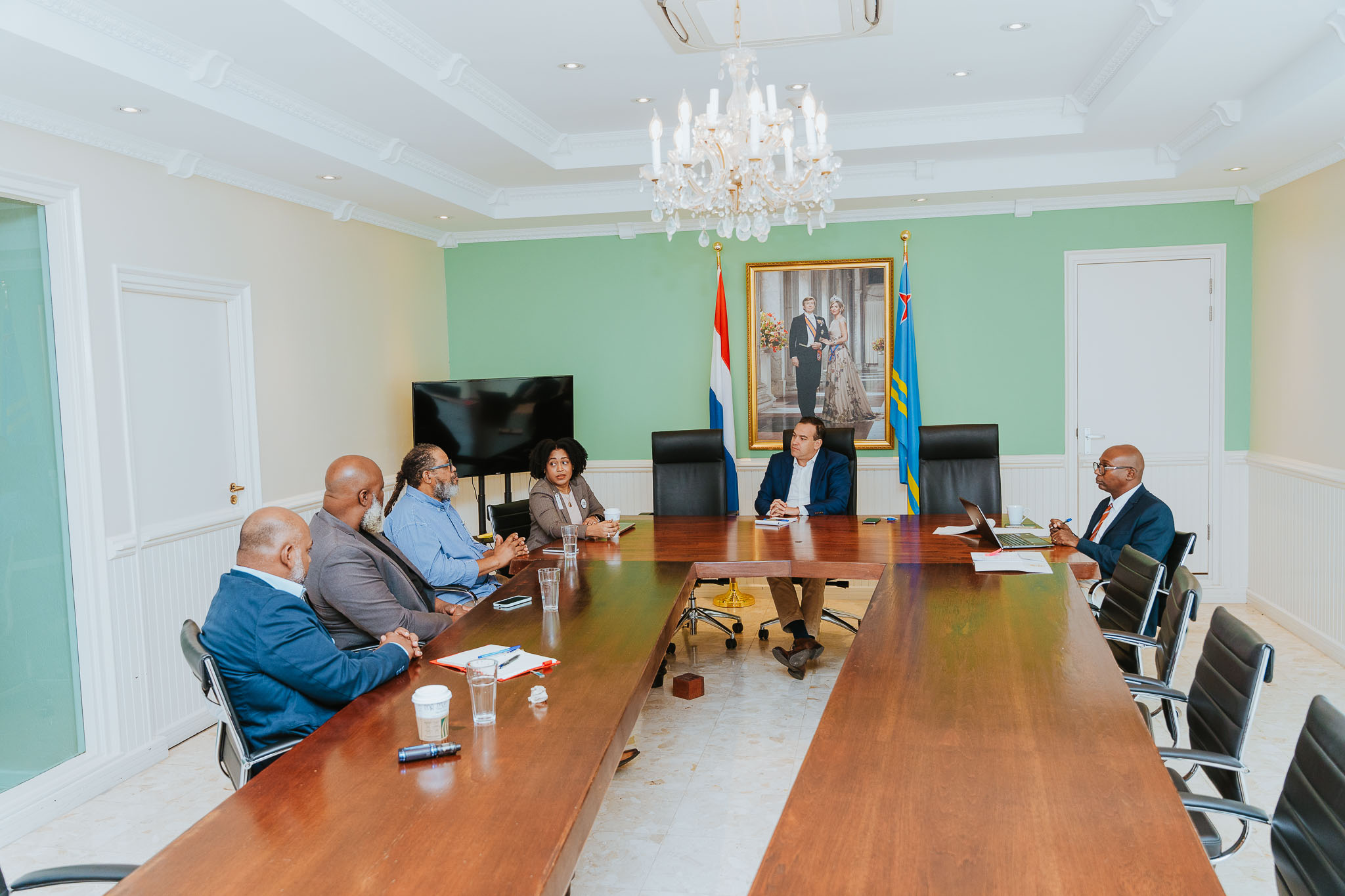 Minister Wever meets with Sunrise City Coconut Collective