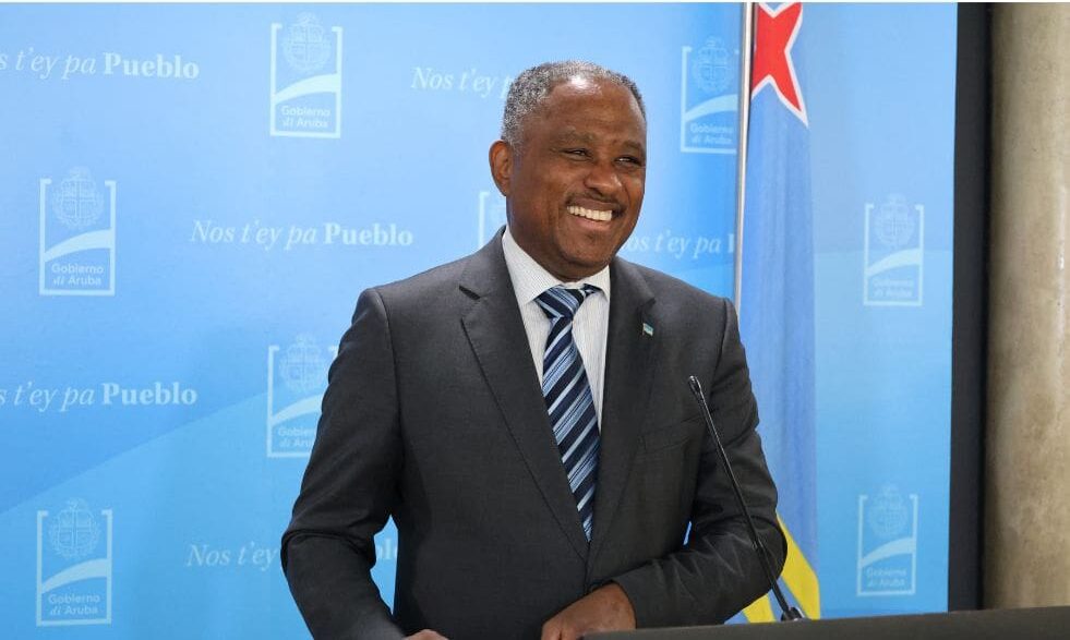 Minister Dowers: “People who entered Aruba clandestinely will not receive a permit”