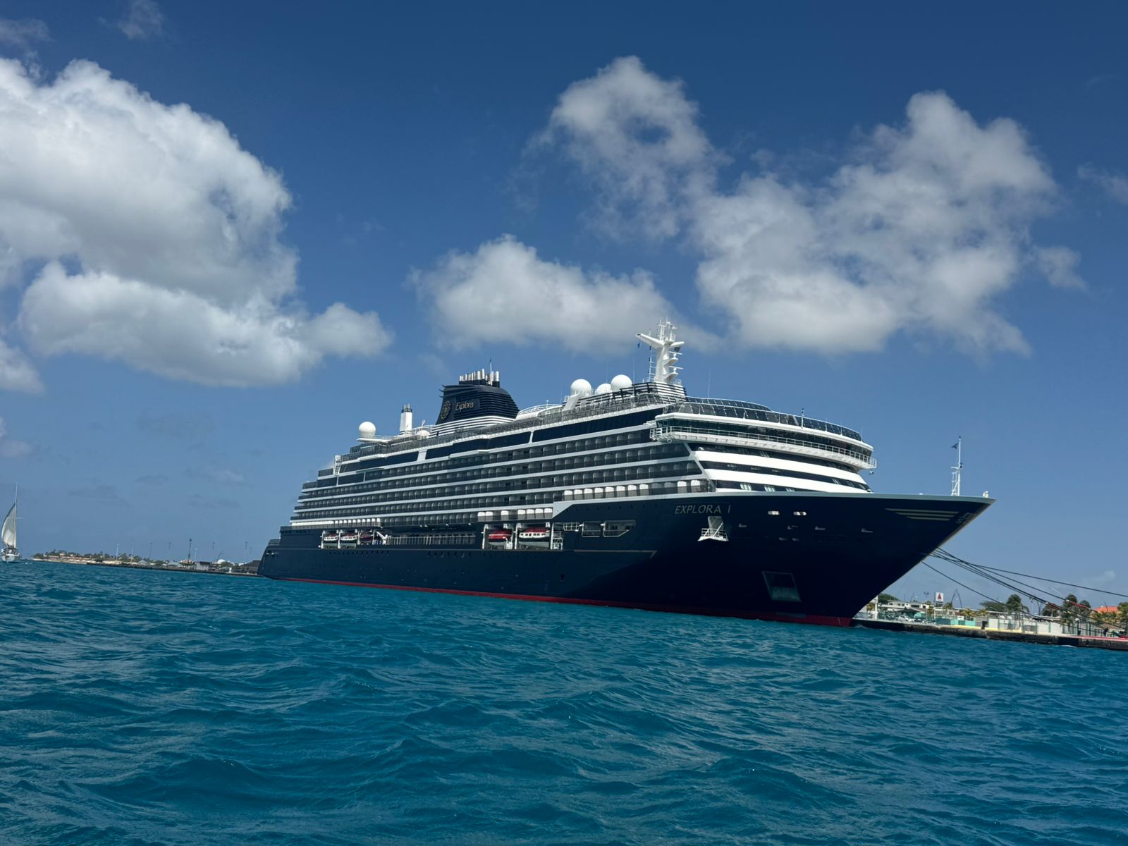 Strong winds force cruise ship to cancel Aruba visit
